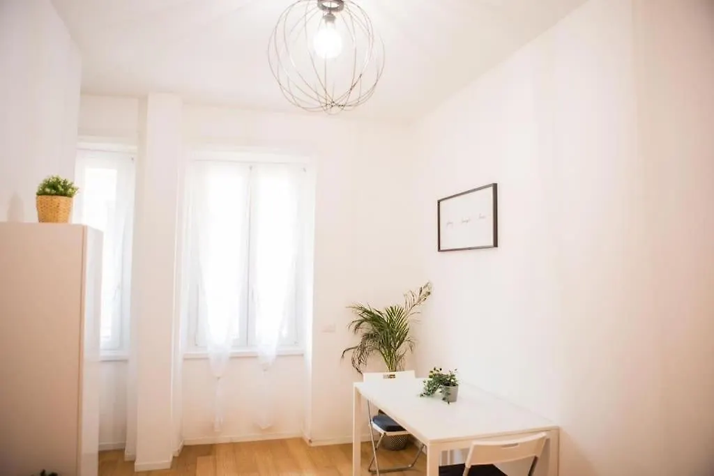 Vatican Apartment With Balcony 로마